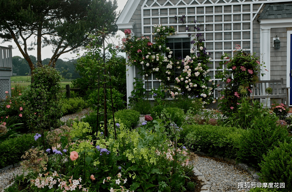 露臺(tái)花園裝修效果圖_露臺(tái)裝修效果_露臺(tái)假山花園裝修效果圖